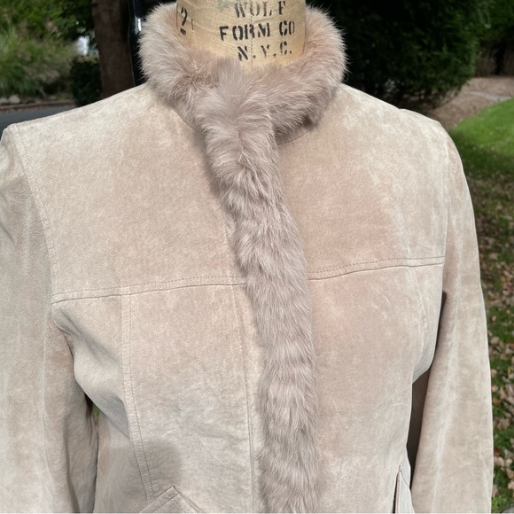 Révue | Suede Jacket - Picture 2 of 10